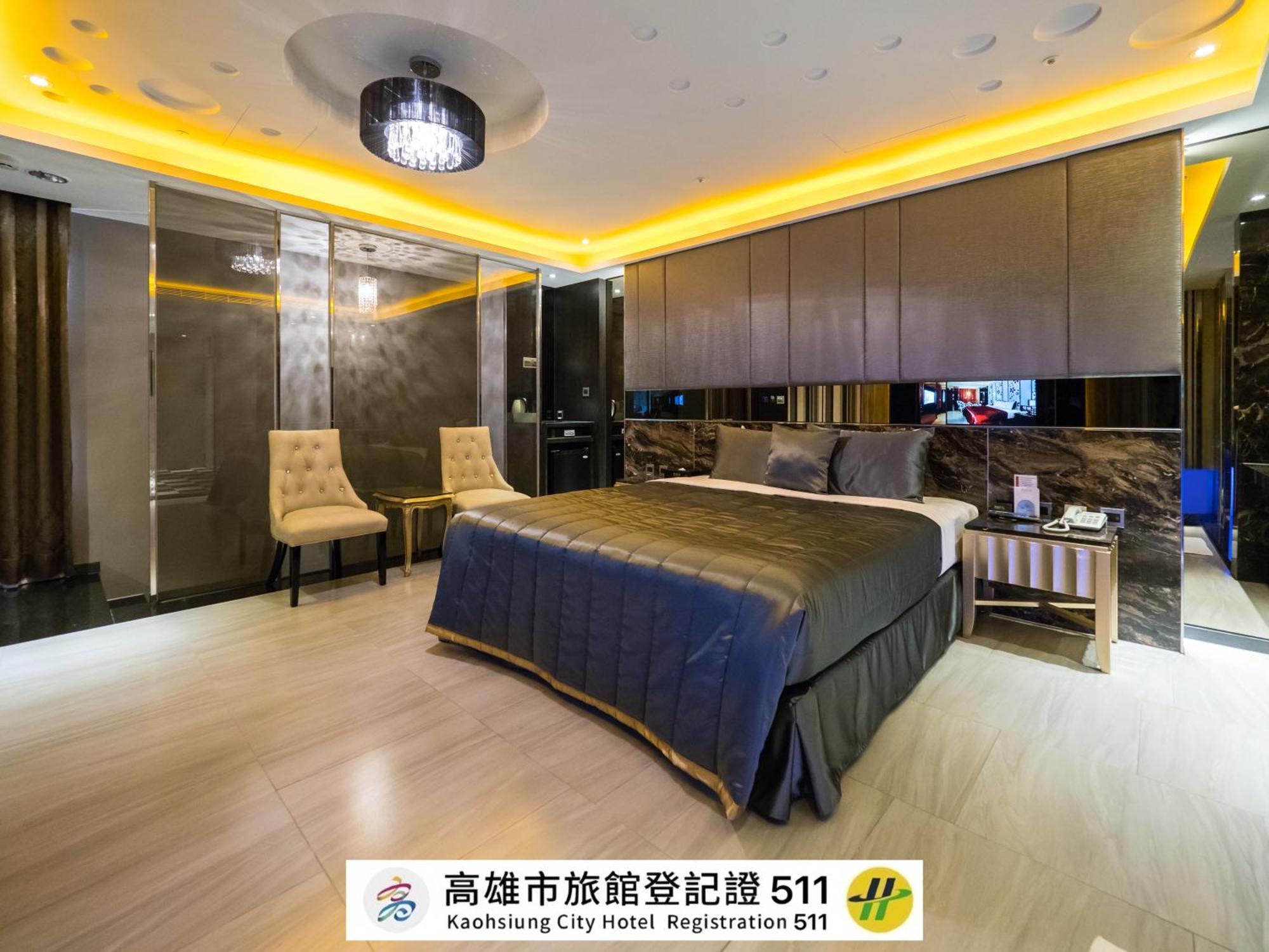 薇風情汽車旅館 - 鳳山館 Kaohsiung Eksteriør bilde